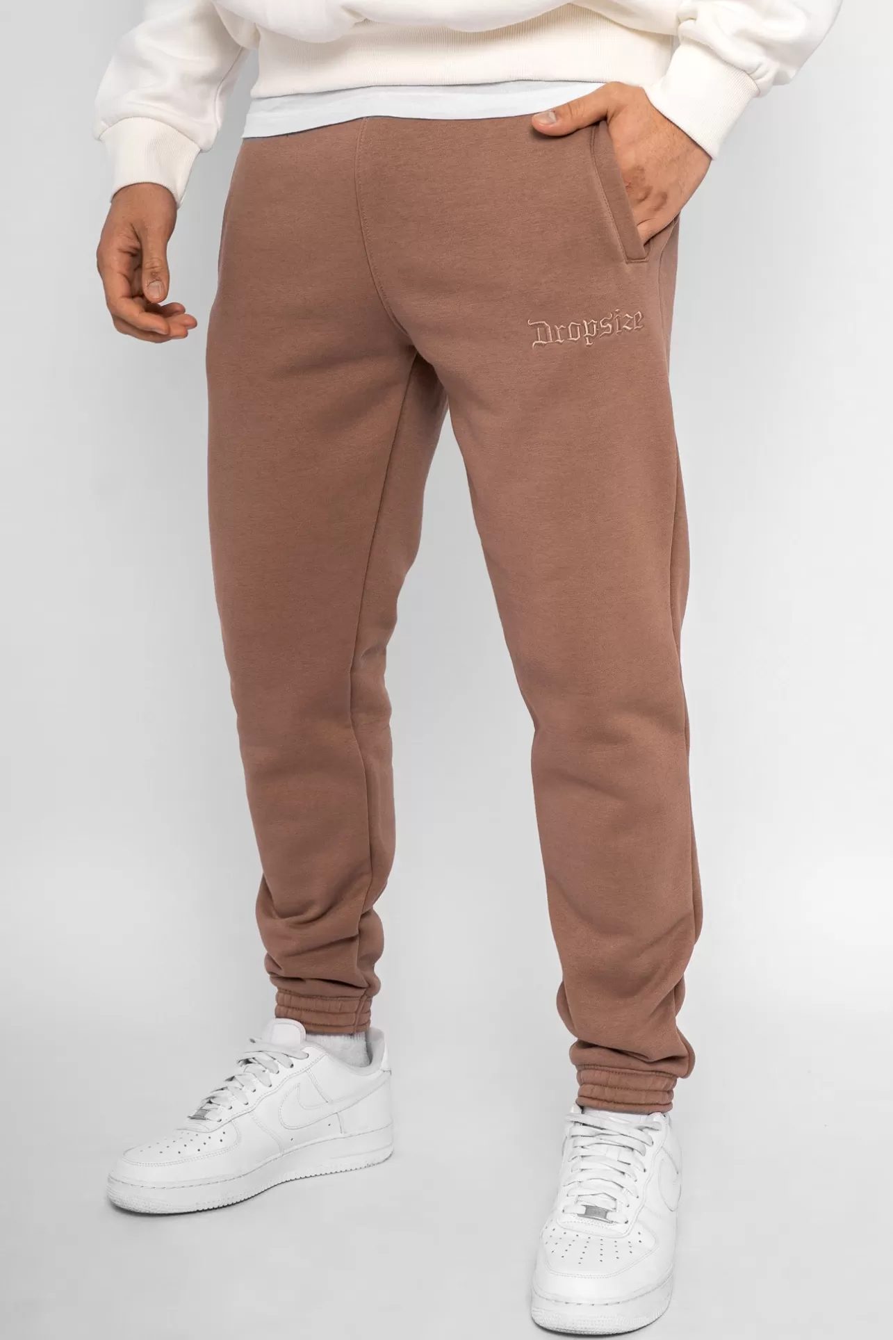 Dropsize EMBO V2 JOGGER BROWN* Jogging
