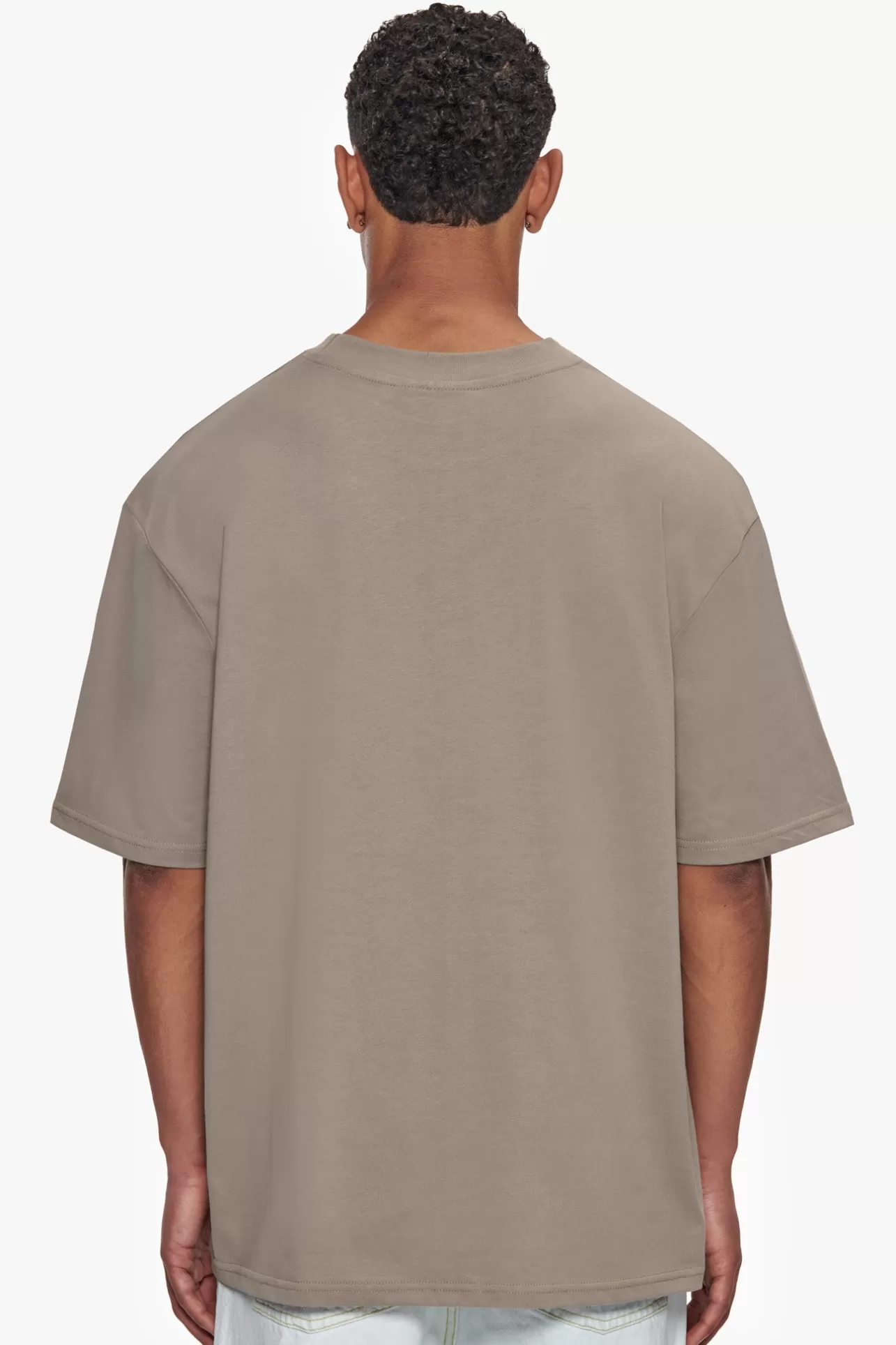 Dropsize HEAVY OVERSIZE METAL PATCH BASIC T-SHIRT SIMPLY TAUPE* T Shirt